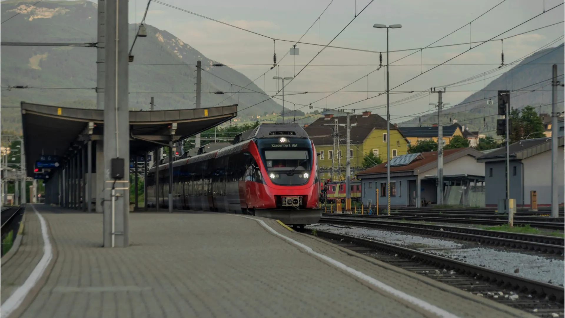 Unwetter-Warnung - Österreichs Bahn rät von Reisen ab