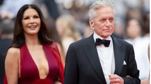 Statt Golfbällen: Catherine Zeta-Jones schenkt Mann Michael Douglas Nacktfoto