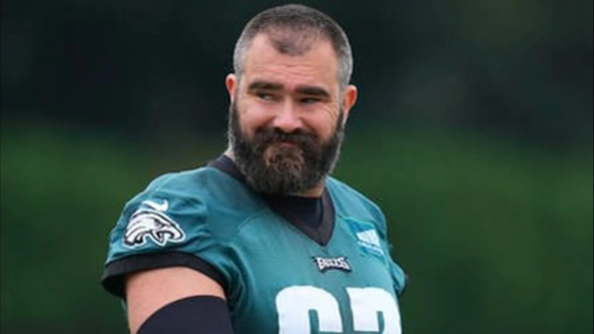 Jason Kelce spricht reumütig über den Vorfall mit dem zerschlagenen Telefon