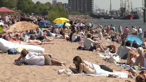 Por fin sol y calor: el tiempo atrae a mucha gente al aire libre