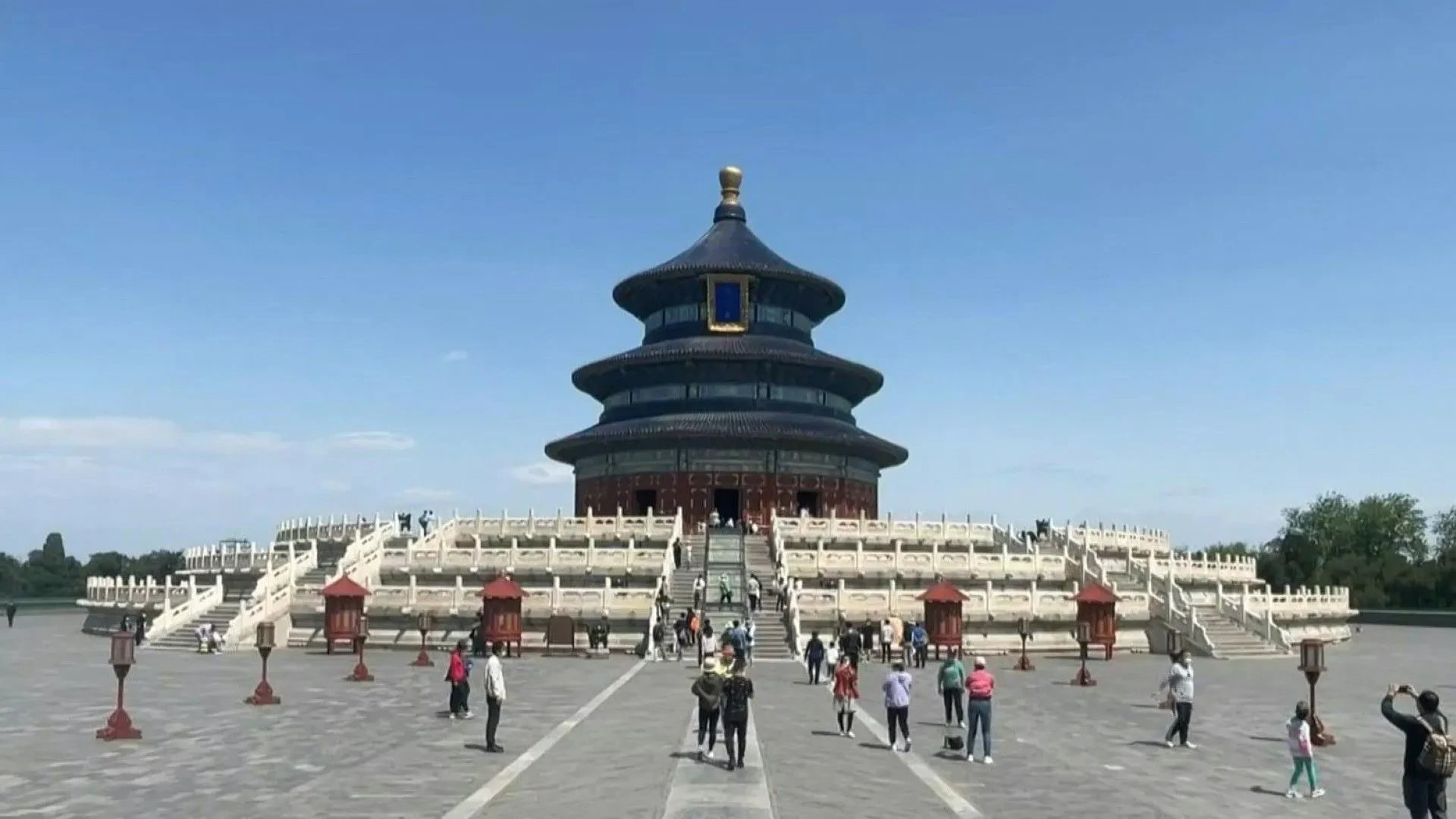 Poucos turistas no Templo do Céu enquanto Pequim aperta as restrições da Covid