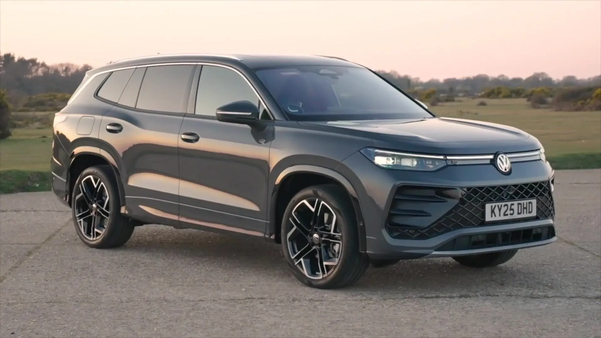 The new Volkswagen Tayron - the great all-round SUV for family, leisure, and business long-distance travel