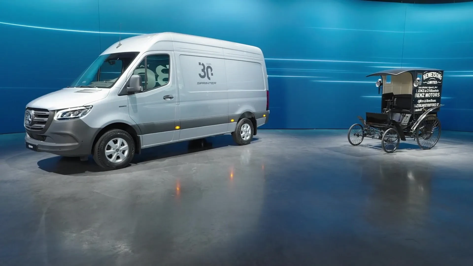 Mercedes-Benz Vans ponownie rewolucjonizuje transporter - dostosowany do różnorodności klientów biznesowych