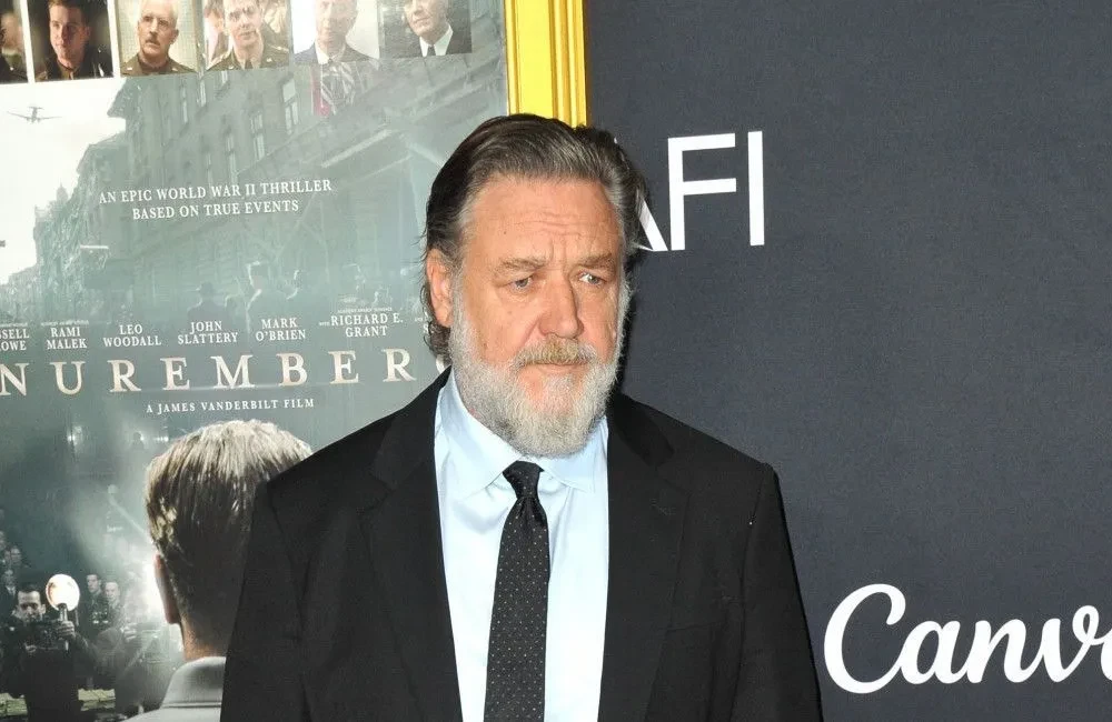 Russell Crowe says cutting back on his alcohol intake helped him drop 55lbs