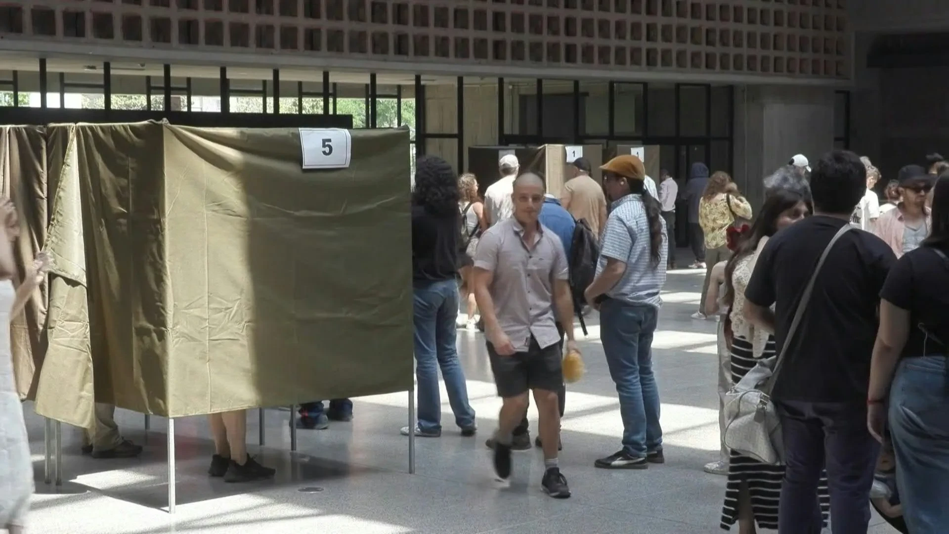 Chile general election first round: Residents cast their vote