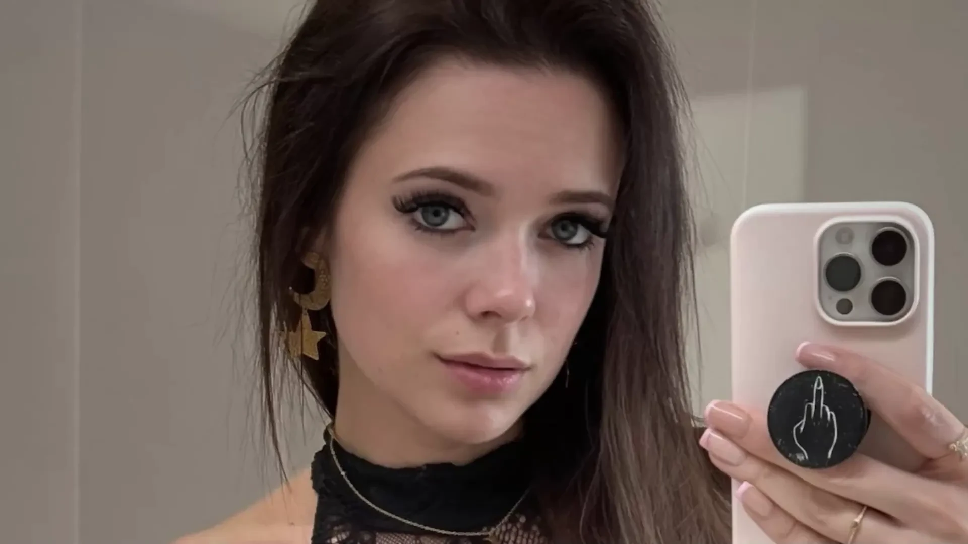 Anne Wünsche: \"Elle m'appartient\" - Bataille pour la garde de sa fille Juna